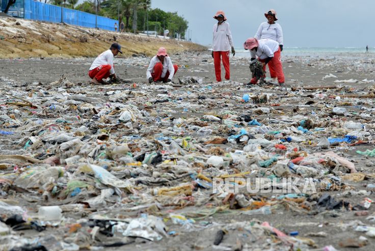Cara Mengurangi Pencemaran Lingkungan Laut dari Sampah Plastik