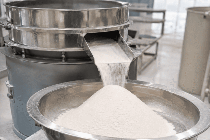 cara mengayak tepung halus