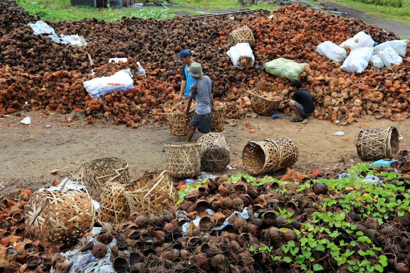solusi mengolah limbah tempurung kelapa