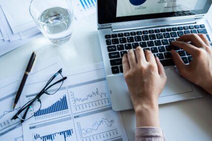 Sistem presensi kerja modern untuk meningkatkan efisiensi administrasi perusahaan