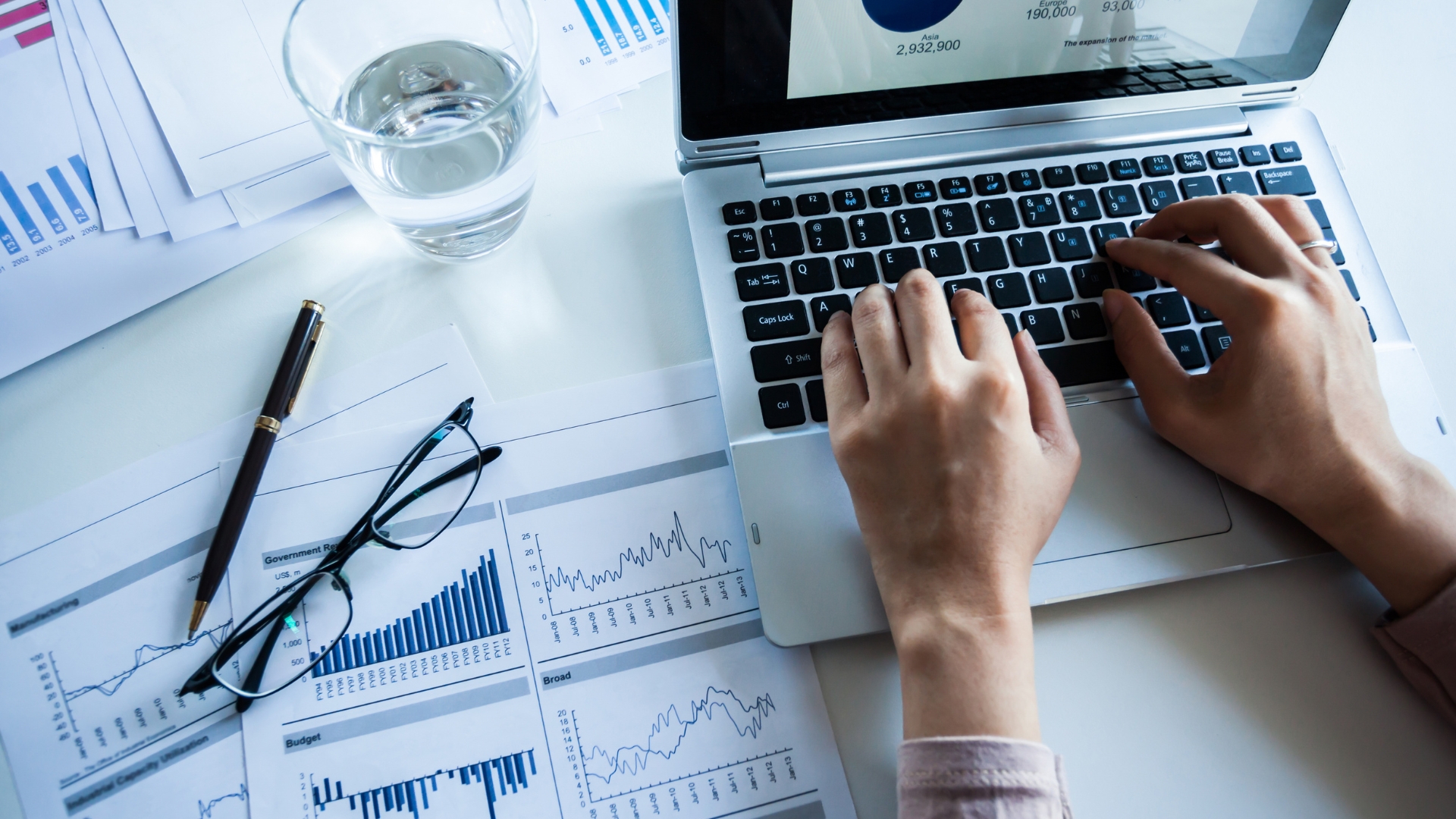 Sistem presensi kerja modern untuk meningkatkan efisiensi administrasi perusahaan