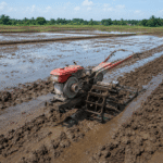 teknik membajak sawah yang benar