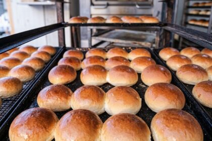 cara memanggang roti banyak