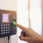 Manfaat absensi fingerprint online